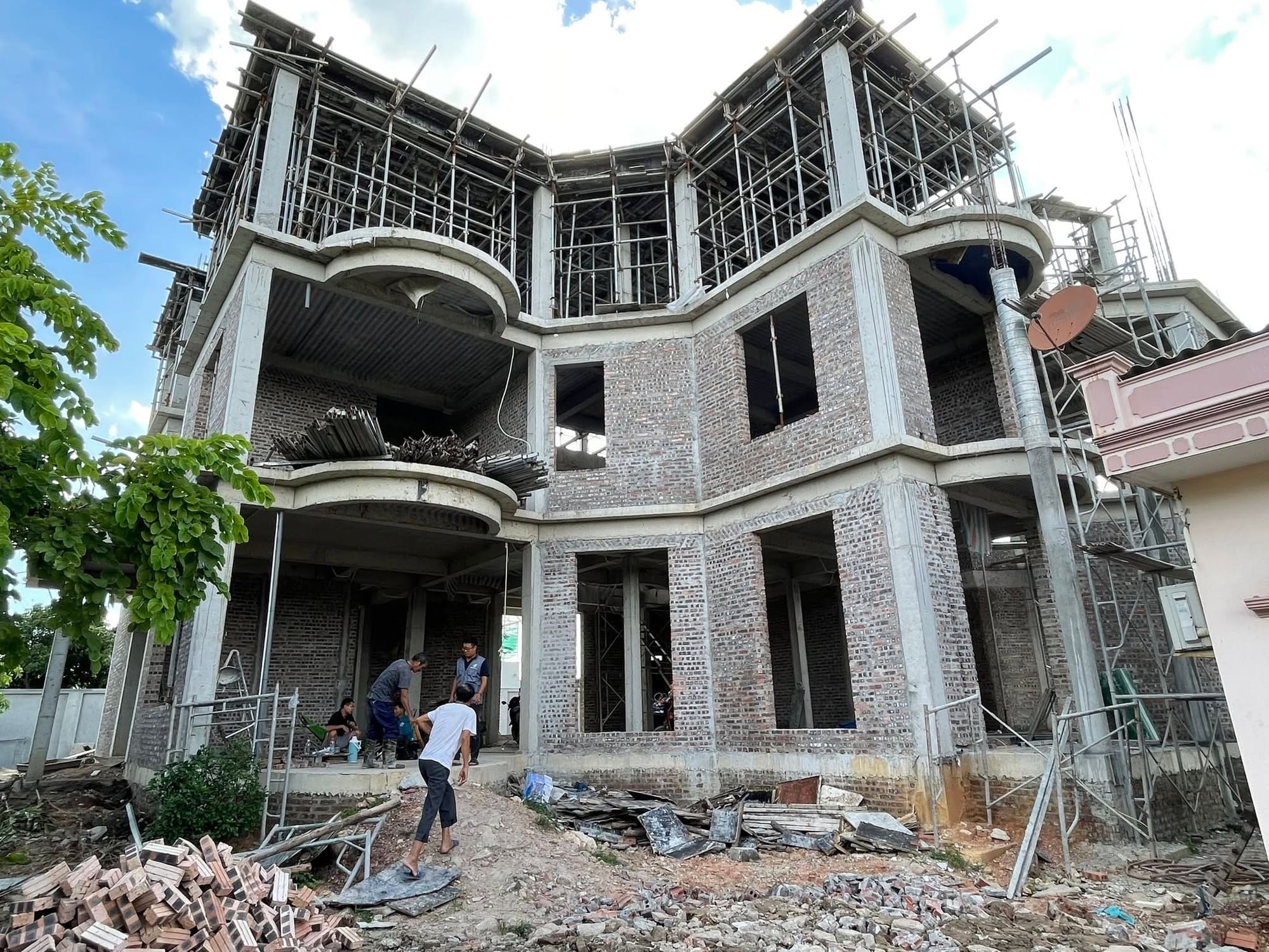 ABANG NEO CLASSIC VILLA — TUYỆT TÁC BIỆT THỰ CÔNG NGHỆ & PHONG THỦY SINH KHÍ | GreenAnt Architecture (Kiến trúc) tại Hải Dương — ảnh thi công 4/12